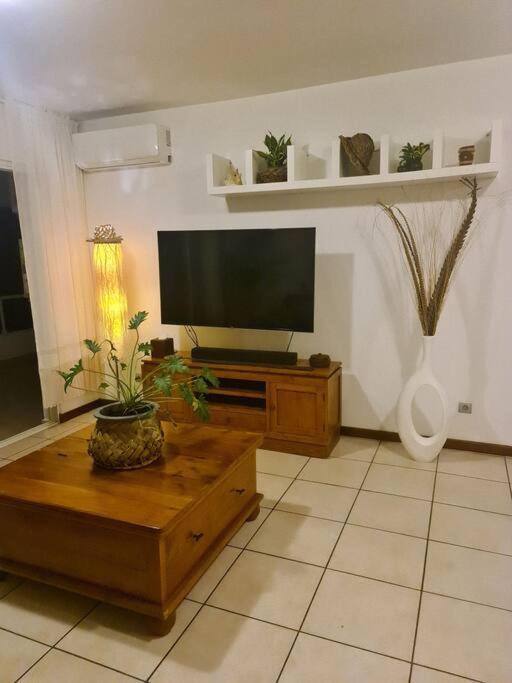 Farerei Appartement Spacieux, Equipe Et Confortable Faaa Exterior foto